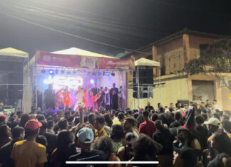 COM PRAÇA LOTADA, TURISTAS CURTEM TRÊS NOITES DE FESTEJOS NO CARNAVAL DE IBICOARA