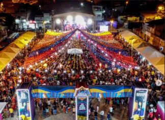 SANTO ANTÔNIO DE CANUDOS REÚNE GRANDE PÚBLICO