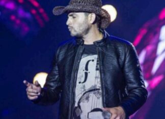 Mano Walter leva multidão ao São João de Itaguaçu com show eletrizante