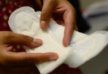 Mulheres já podem retirar absorventes gratuitos pelo SUS