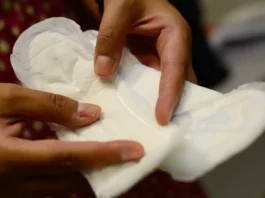 Mulheres já podem retirar absorventes gratuitos pelo SUS