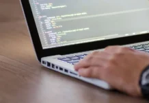 Férias para quem? Veja os 9 golpes mais aplicados no fim de ano