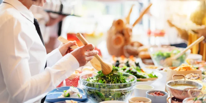 preparo-de-salada-3091339-article