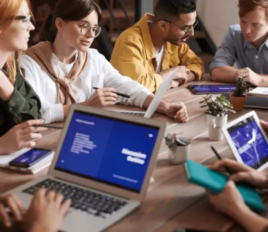 Geração Z vê IA como aliada na produtividade, mas teme substituição