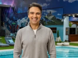 Brother atende Big Fone pelado após sair do banheiro e choca internautas