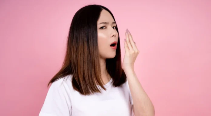 Além da higiene bucal: conheça mitos e verdades sobre o mau hálito