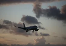 Querosene de aviação dispara 54% em abril e passagens aéreas podem ficar mais caras