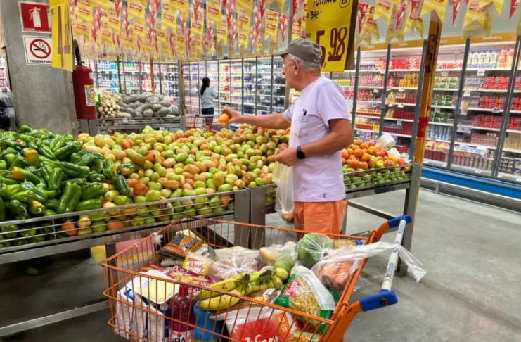 Cesta básica em Salvador dispara 5,21% e registra maior alta em três anos