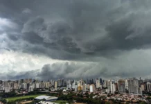 Frente fria avança e provoca temporais, raios e instabilidade na Bahia