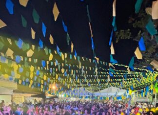 Porto de Sauípe recebe grande público para show de Vitor e Diogo durante programação cultural em Entre Rios