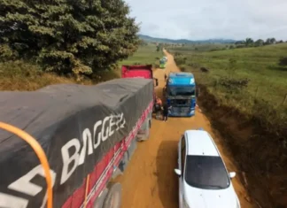 Desvio entre Belmonte e Eunápolis eleva custos, atrasa transporte e preocupa empresários e caminhoneiros, relata site
