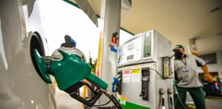 Tarifaço pode aumentar preço da gasolina? Saiba o que muda