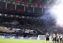 Vasco aciona justiça para garantir jogo contra Vitória no Maracanã